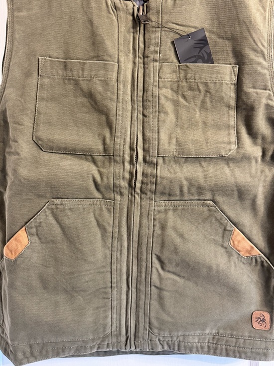 New Men’s Legendary White Tails Vest - Picture 2 of 10